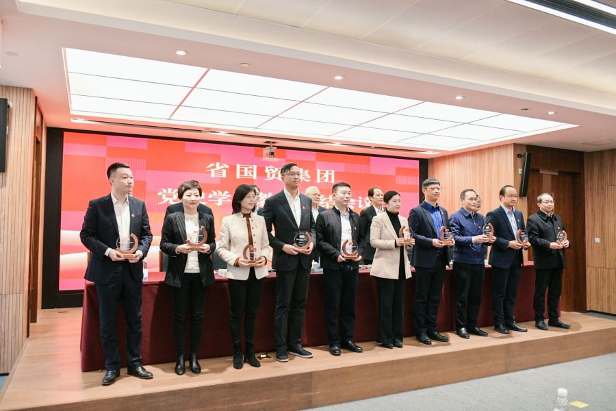 1649659414466311KsGq.jpg 頒獎(jiǎng).jpg